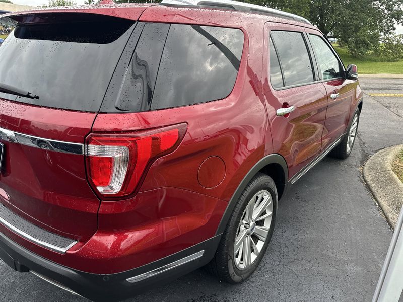 Used 2019 Ford Explorer LimitedImage 6