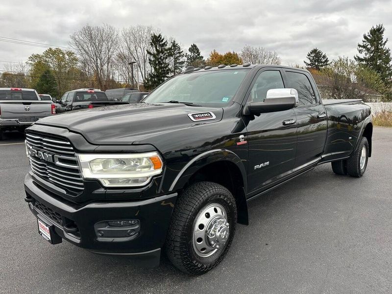 2019 RAM 3500 LaramieImage 11