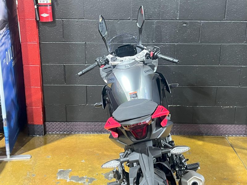 2025 CFMOTO 300SS Image 15
