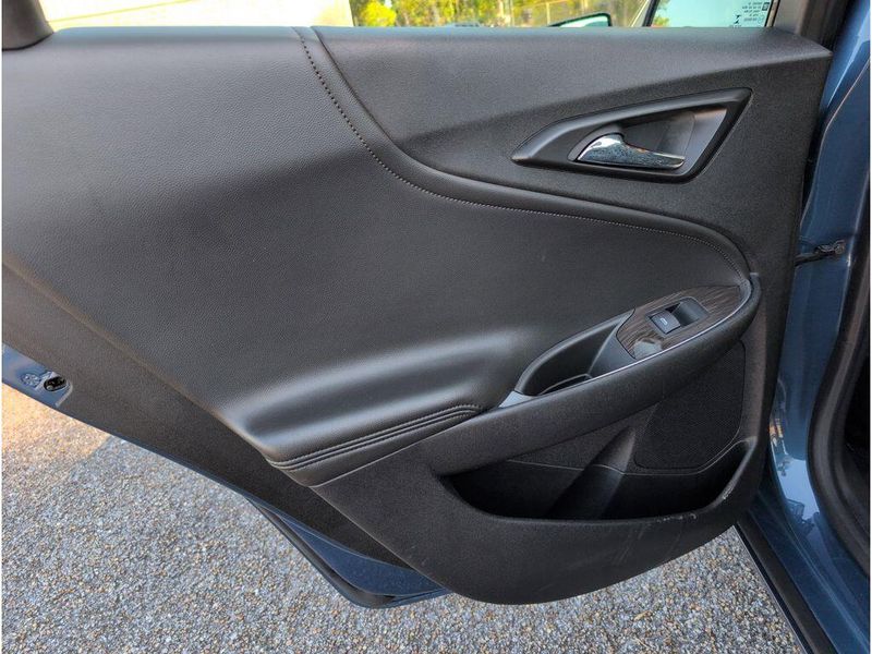 Used 2024 Chevrolet Malibu LTImage 32