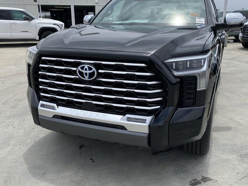 2024 Toyota Tundra 4WD Capstone HybridImage 8