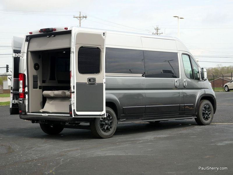 2024 RAM Promaster 2500 Slt+ Window Van High Roof 159
