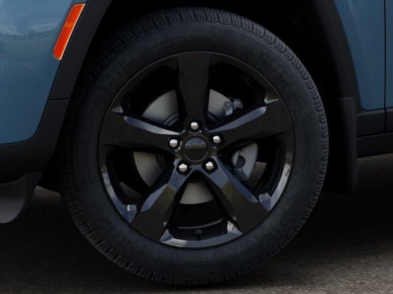 New 2026 Jeep Grand Cherokee L Limited 4x4Image 4