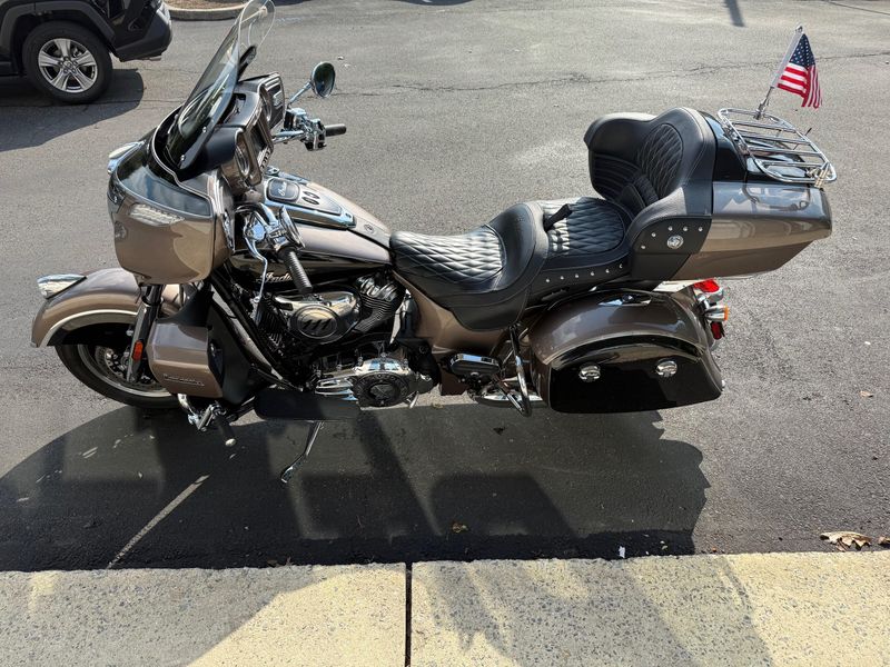 2019 INDIAN MOTORCYCLE Chief RoadmasterImage 2
