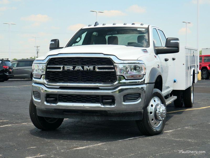 New 2024 RAM 5500 Tradesman Chassis Crew Cab 4x4 84