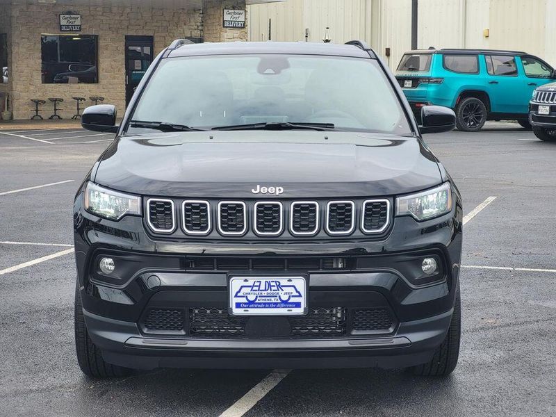 2025 Jeep Compass Latitude 4x4Image 2