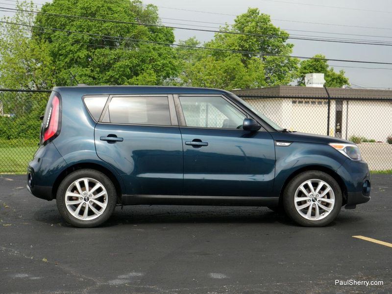 2017 Kia Soul +Image 16