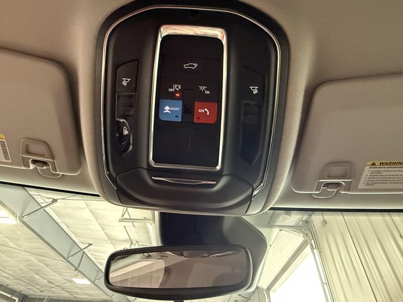 Used 2023 Jeep Grand Cherokee LaredoImage 24