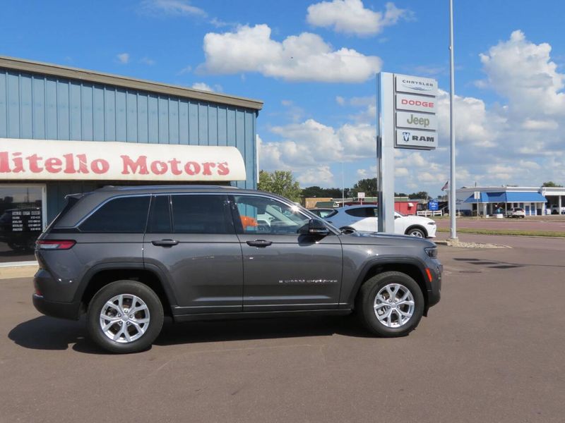 2023 Jeep Grand Cherokee Limited 4x4 4dr SUVImage 8