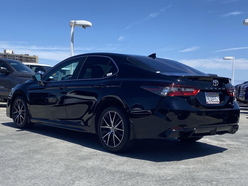 Used 2024 Toyota Camry SEImage 5