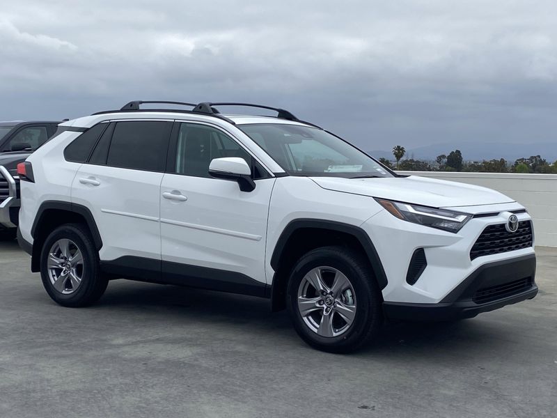 2025 Toyota RAV4 XLEImage 2