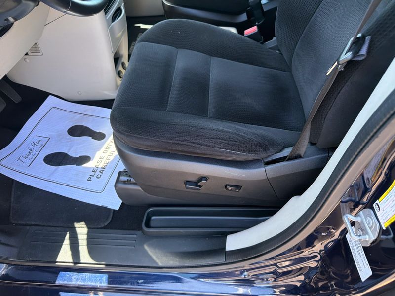 Used 2016 Dodge Grand Caravan SEImage 31