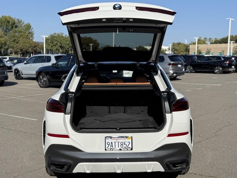 2022 BMW X6 xDrive40iImage 15
