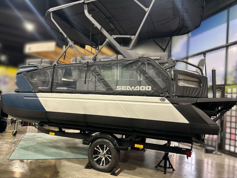 2024 Sea-Doo 44RAT2RF  in a MARINE BLUE exterior color. Del Amo Motorsports of Redondo Beach (424) 304-1660 delamomotorsports.com 