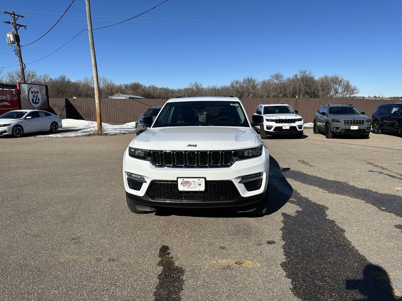 2022 Jeep Grand Cherokee 4xeImage 3