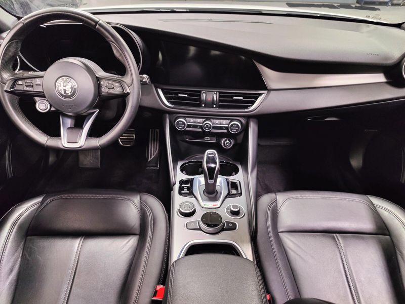 Used 2024 Alfa Romeo Giulia Ti AWD w/Sunroof/NavImage 18