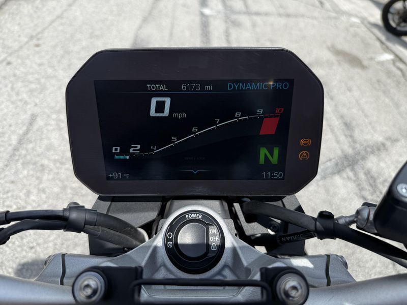 2022 BMW F 900 R