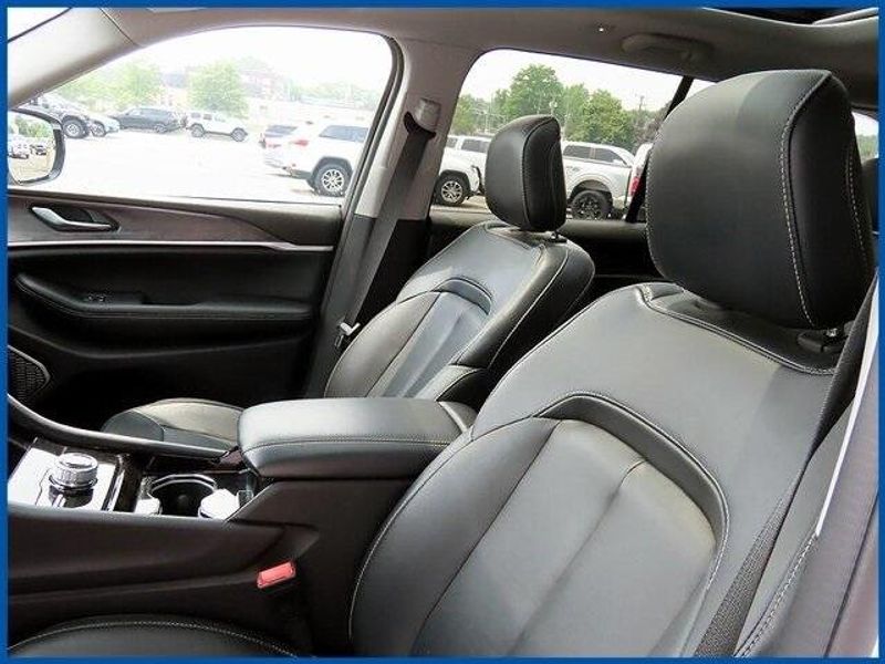 Used 2022 Jeep Grand Cherokee LimitedImage 13