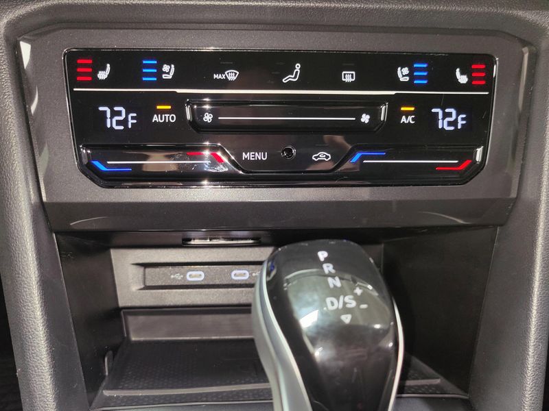 Used 2024 Volkswagen Tiguan AWD SEL R-Line w/Sunroof/NavImage 29