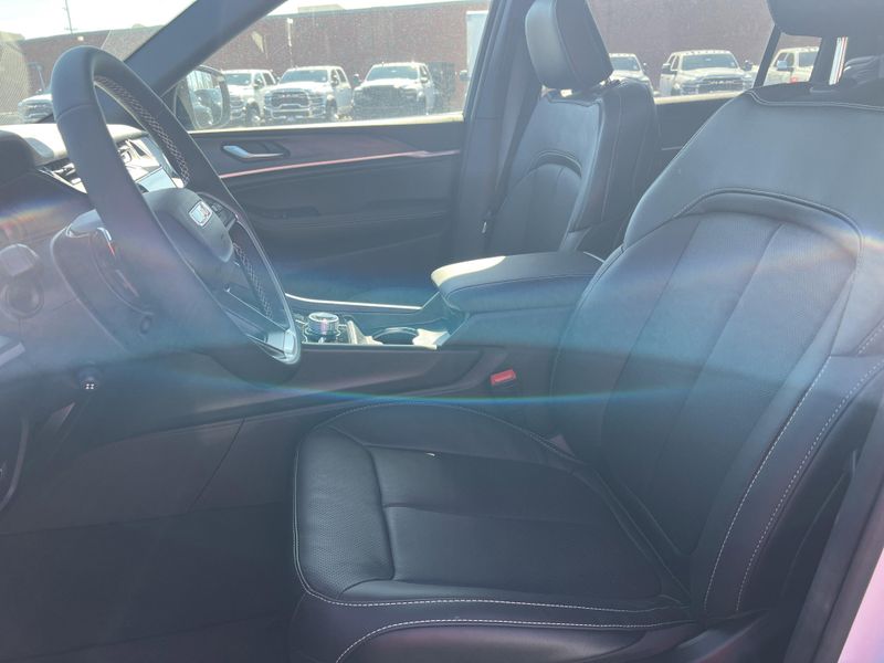 New 2026 Jeep Grand Cherokee L Limited Reserve 4x4Image 18