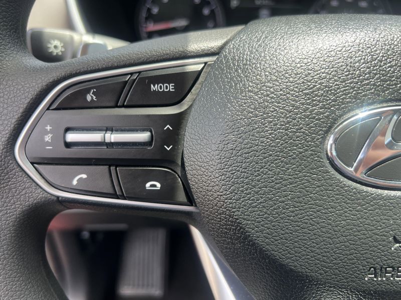 Used 2022 Hyundai Santa Fe SEImage 8