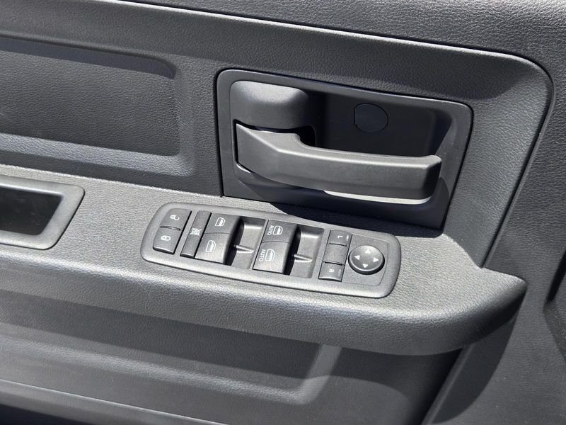 New 2024 RAM 1500 Classic Tradesman Crew Cab 4x4 5'7' Box