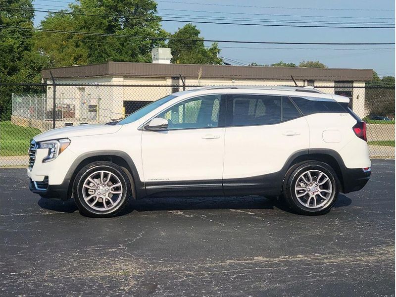 Used 2024 GMC Terrain SLT
