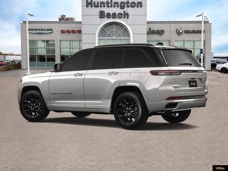 2025 Jeep Grand Cherokee Summit Reserve 4x4Image 4