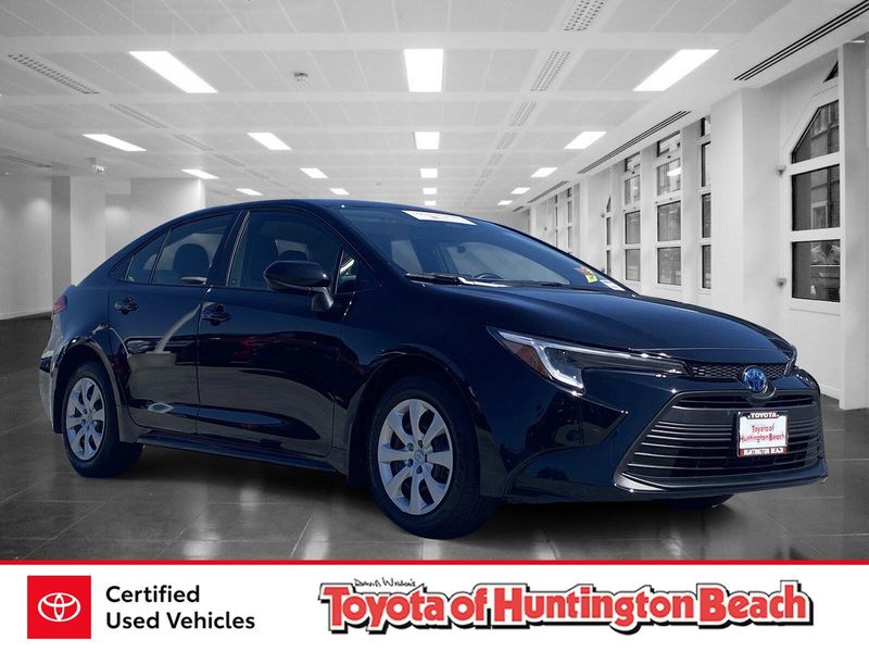 Used 2025 Toyota Corolla LEImage 1
