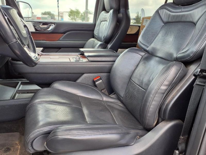 2022 Lincoln Navigator Reserve photo 7