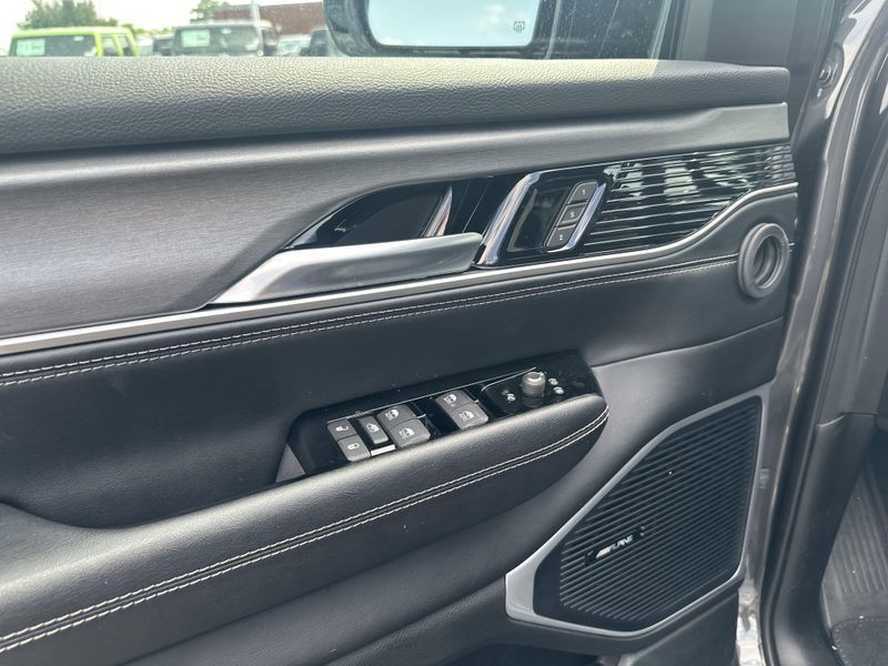 2025 Jeep Wagoneer Carbide 4x4Image 23