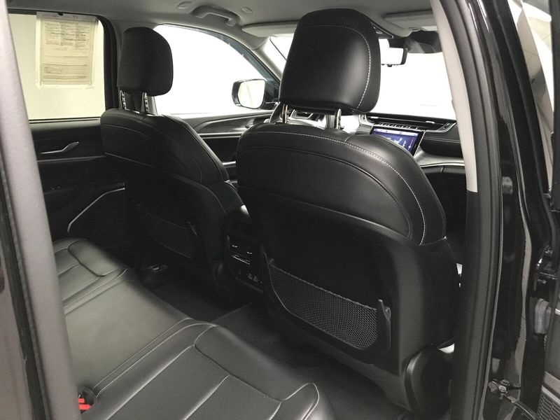 Used 2022 Jeep Grand Cherokee LimitedImage 21
