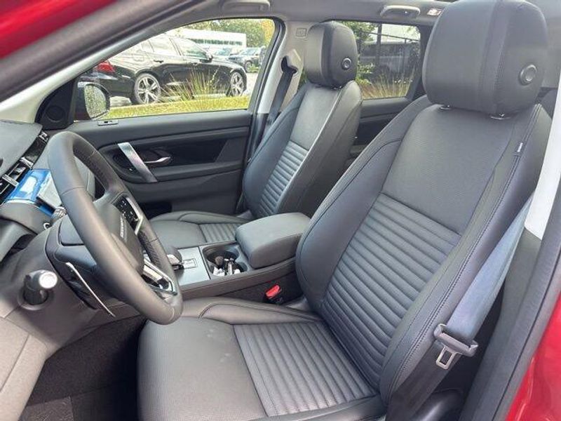 2025 Land Rover Discovery Sport S