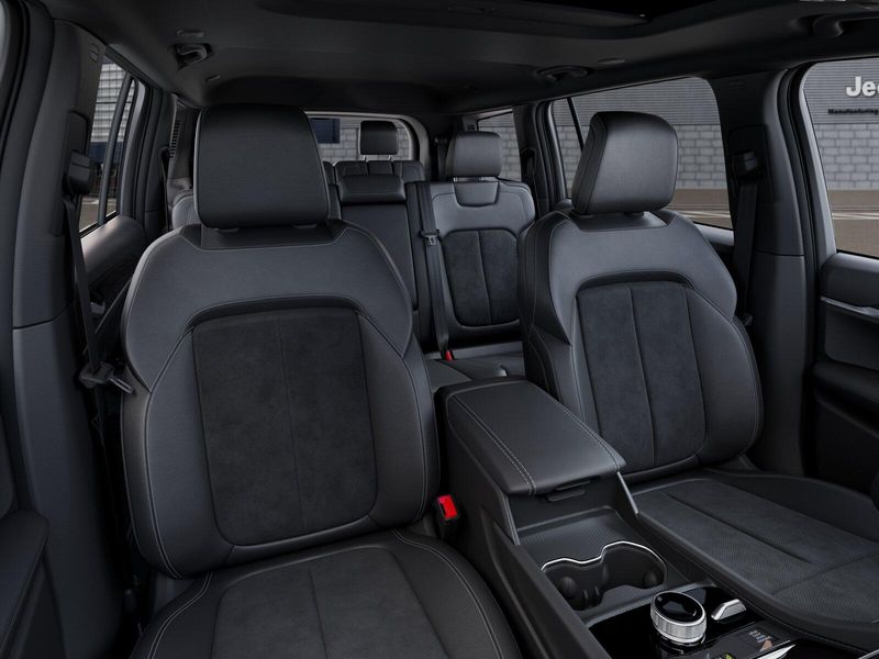 New 2026 Jeep Grand Cherokee L Laredo Altitude 4x4Image 49