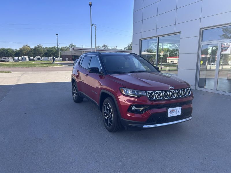 2025 Jeep Compass LimitedImage 2