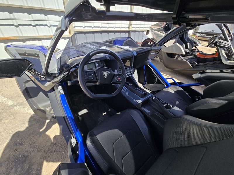 2021 Polaris SLINGSHOT R AUTODRIVE 49ST STEALTH BLUEImage 3