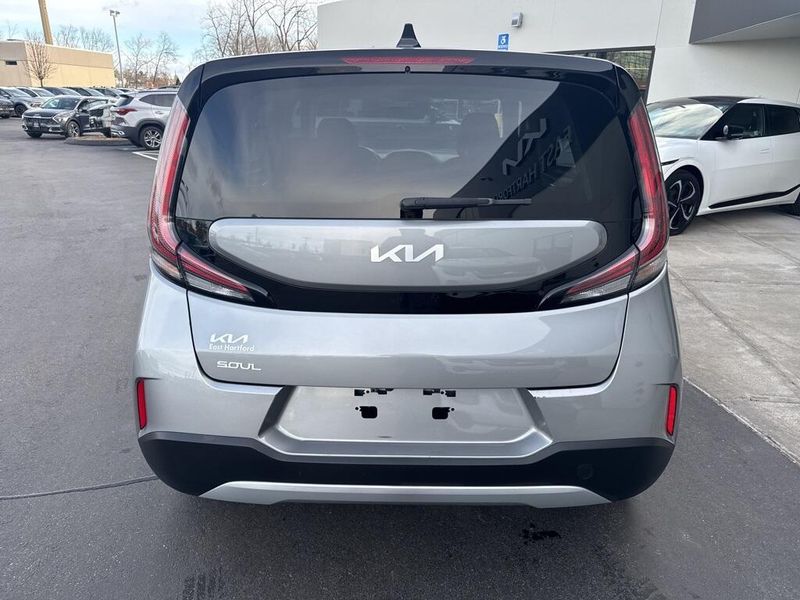 2023 Kia Soul LXImage 5