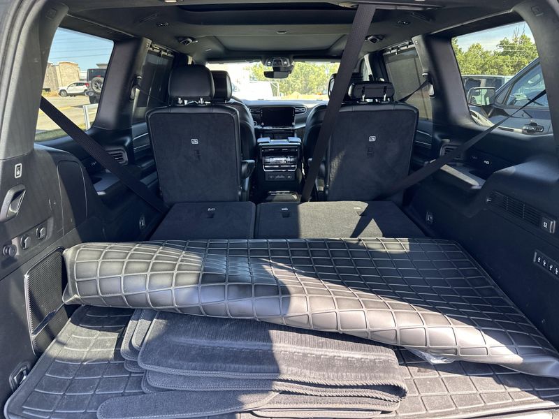 2023 Jeep Wagoneer Series CarbideImage 13