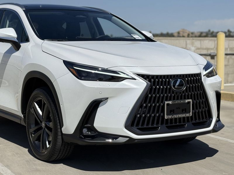 2025 LEXUS NX 450 450h+ LuxuryImage 3