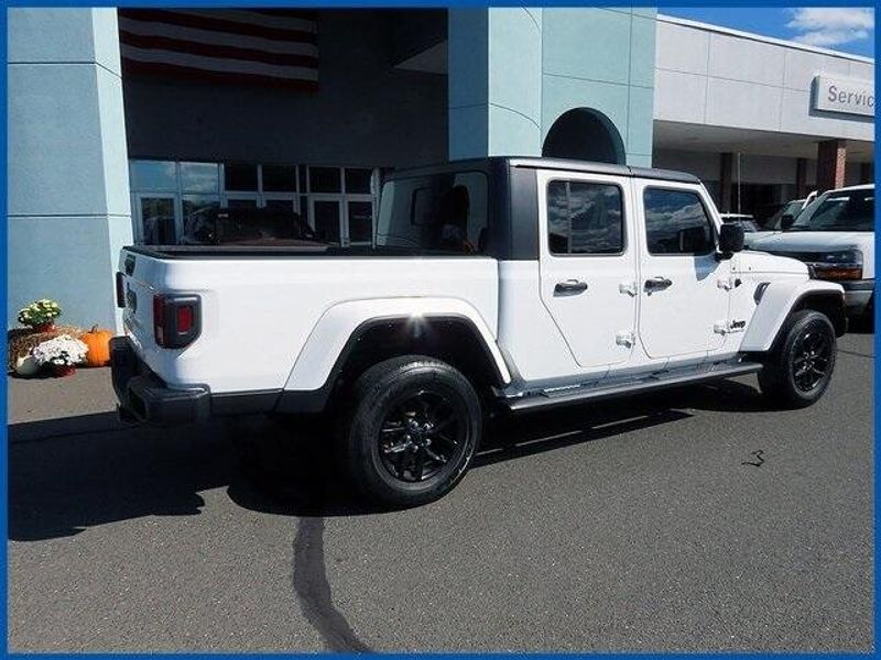 2022 Jeep Gladiator Altitude photo 7