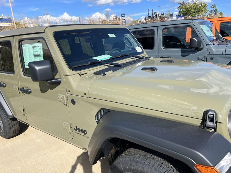 New 2025 Jeep Wrangler 4-door Sport SImage 4