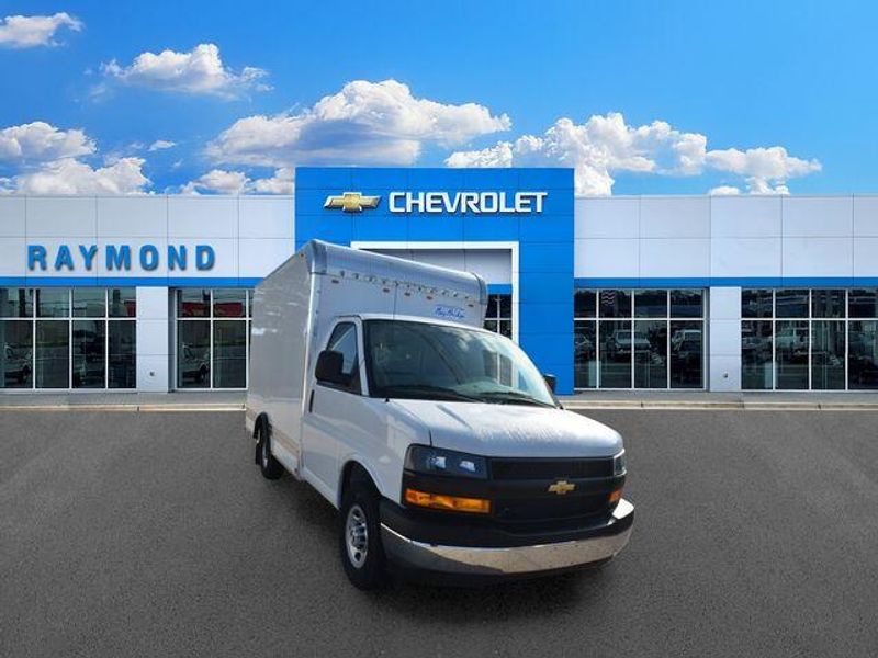 New 2026 Chevrolet Express 3500 Work VanImage 10