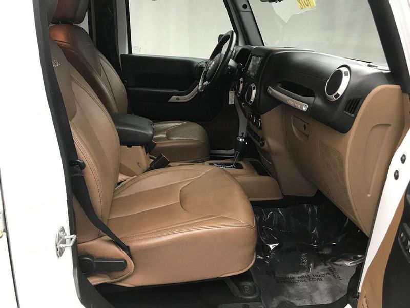 Used 2018 Jeep Wrangler JK Unlimited SaharaImage 16