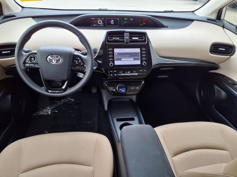 Used 2020 Toyota Prius LEImage 4