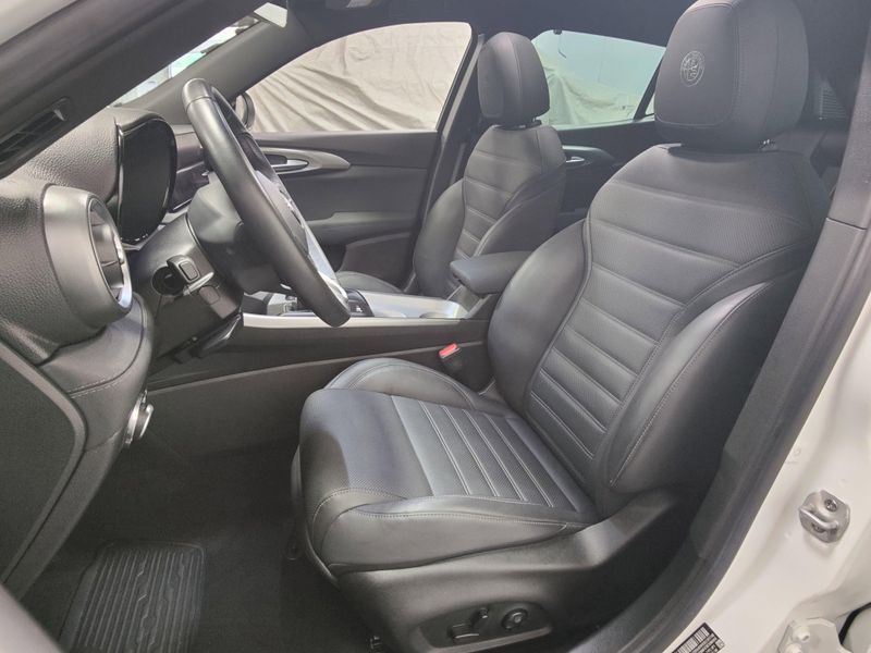 Used 2024 Alfa Romeo Tonale Ti eAWD Premium w/Sunroof/AudioImage 17
