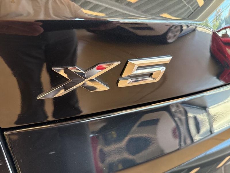 2025 BMW X5 xDrive40i M PACKAGE