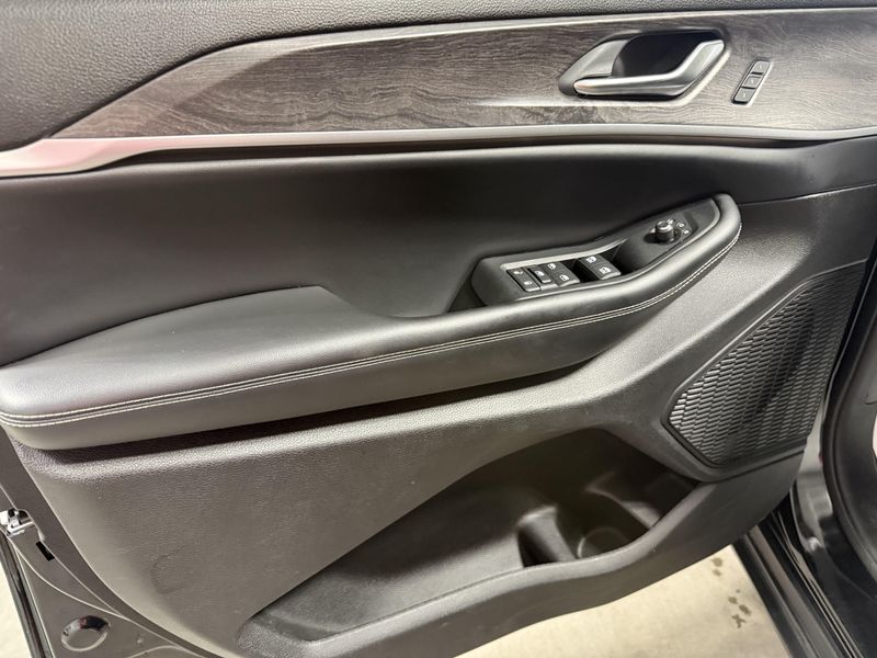 Used 2023 Jeep Grand Cherokee LimitedImage 19