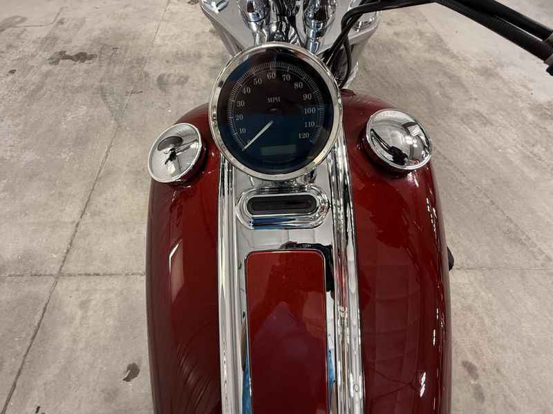 Used 2010 Harley-Davidson Rocker C Image 15