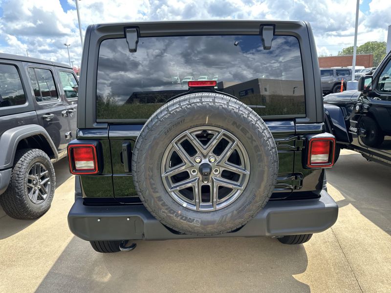 New 2025 Jeep Wrangler 4-door Sport SImage 7