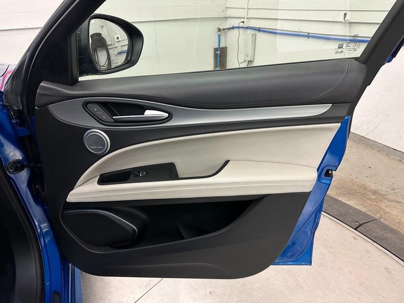2021 Alfa Romeo Stelvio Ti SportImage 33